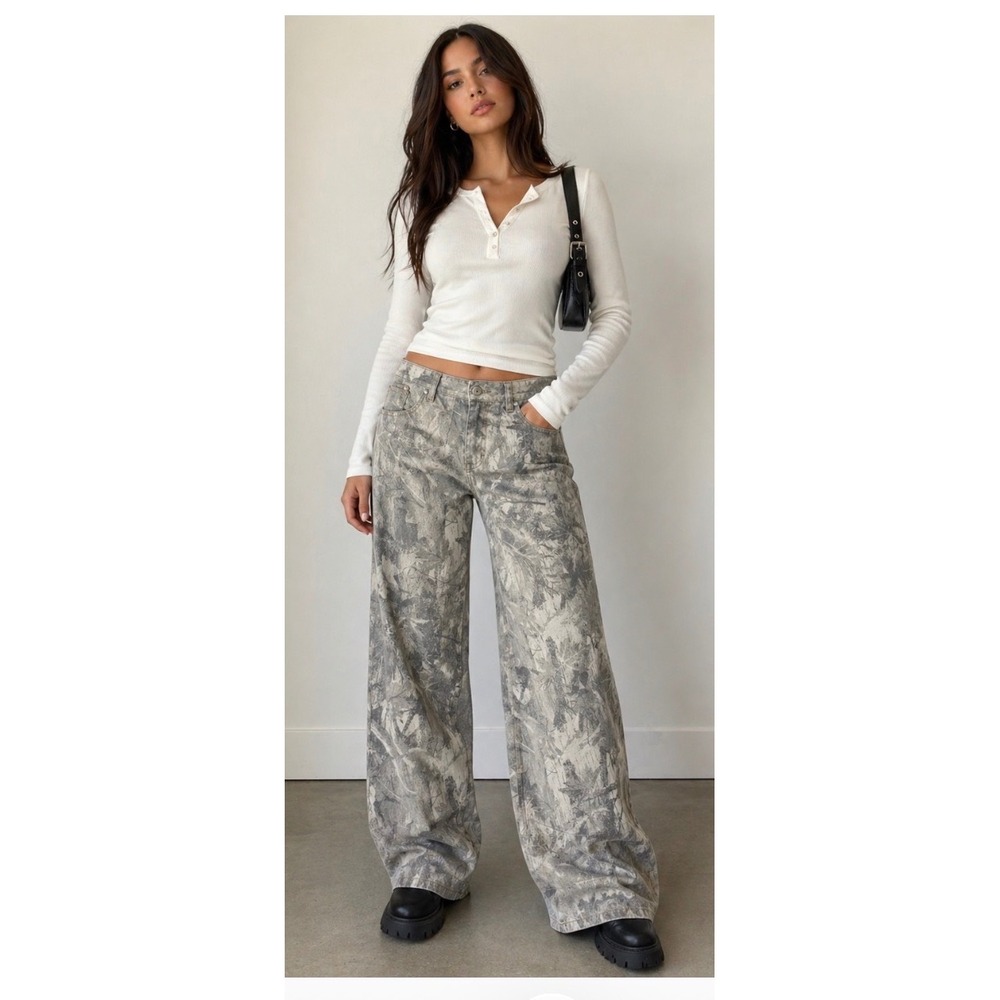 Refrain Los Angeles Wide Leg Jeans Grey Leaf Camo‎ Print -Juniors 11 or W Size 8